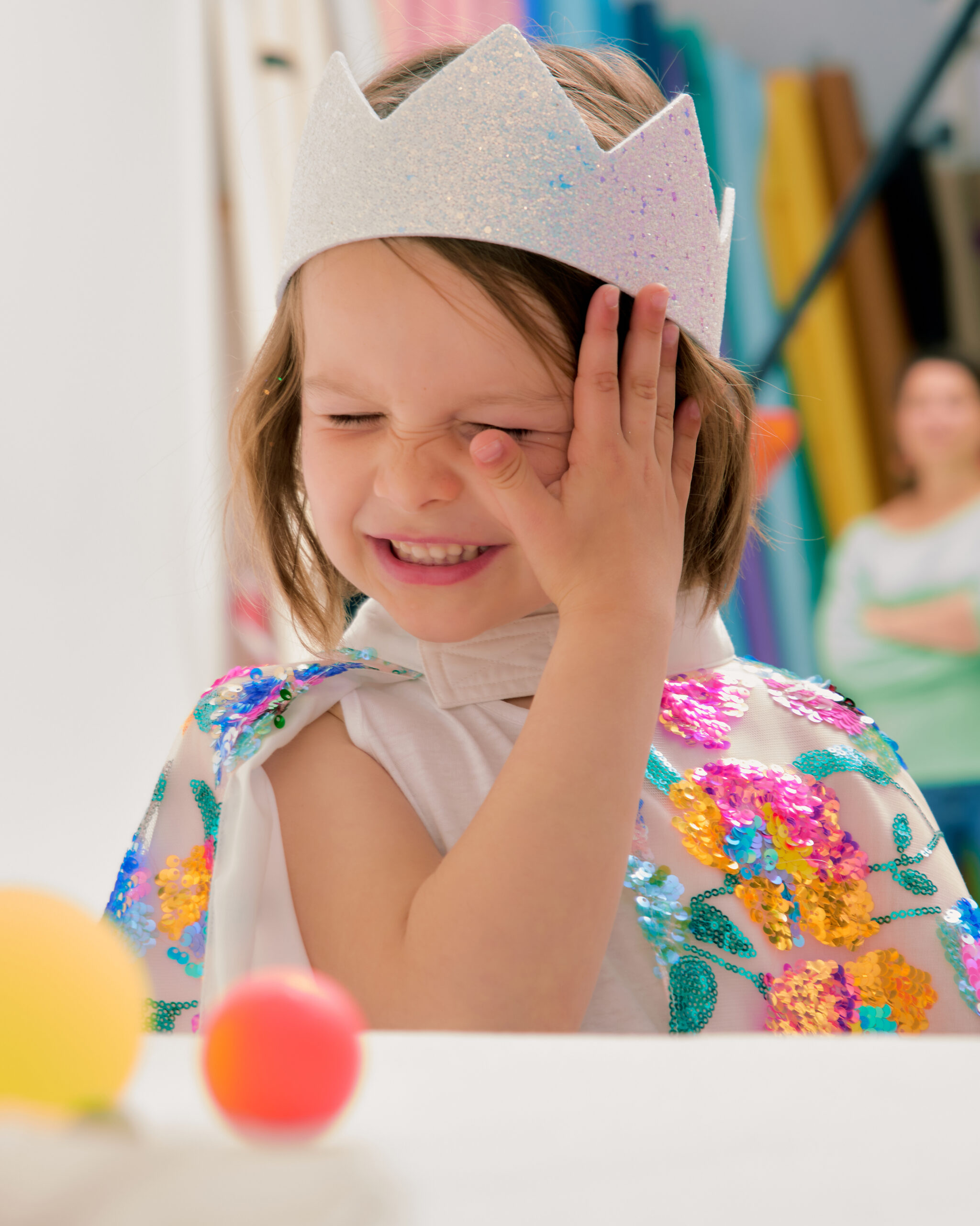 COURONNE A PAILLETTE BLANC C040