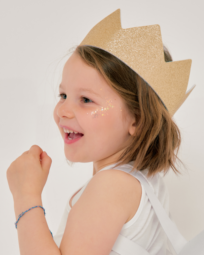 COURONNE OR A PAILLETTES ET AILES D'ANGES DEGUISEMENT ENFANTS