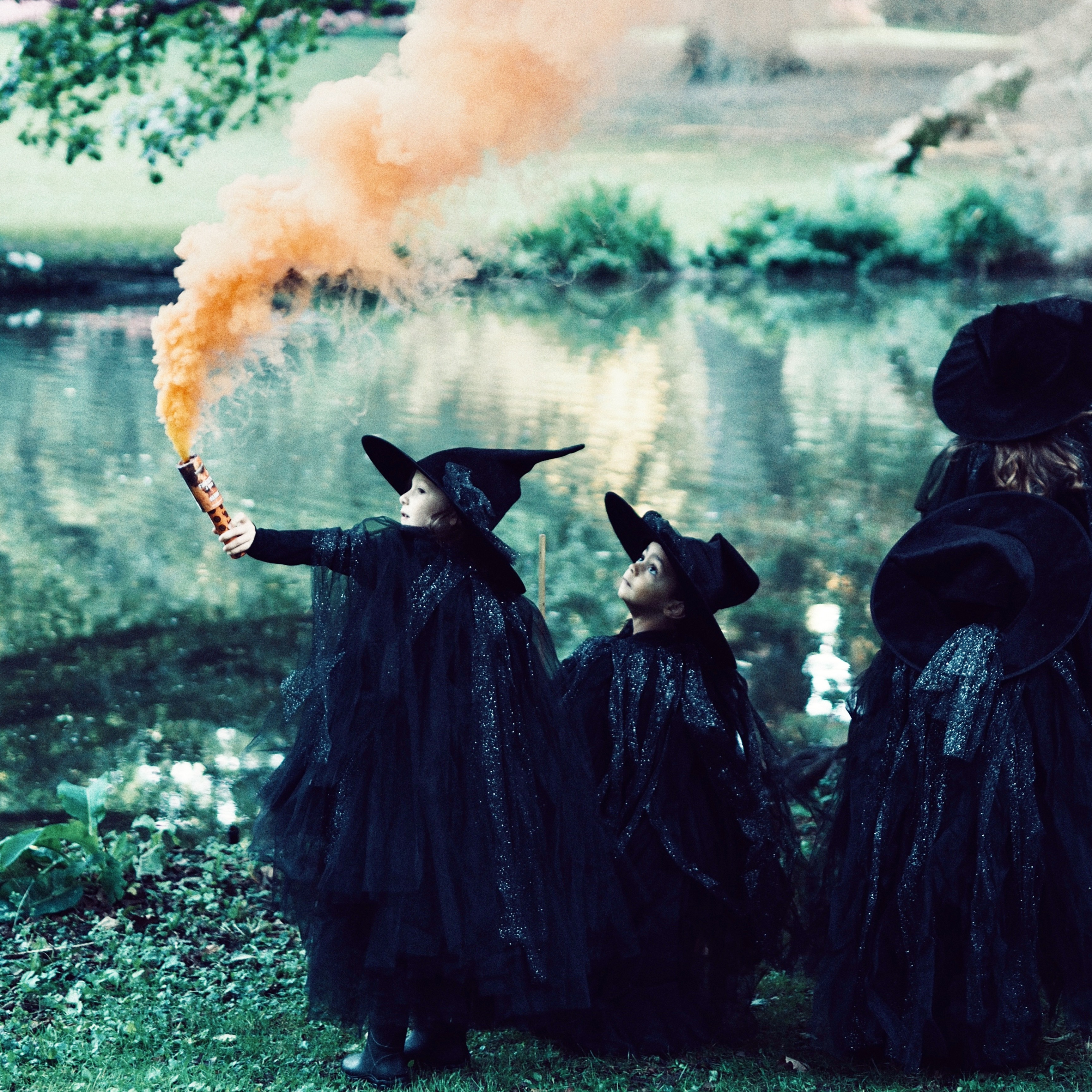 Tuofang Costume d'Halloween pour enfants, costumes d'Halloween, sorcières,  sorciers, cape avec chapeau, costumes d'Halloween, déguisement cosplay pour