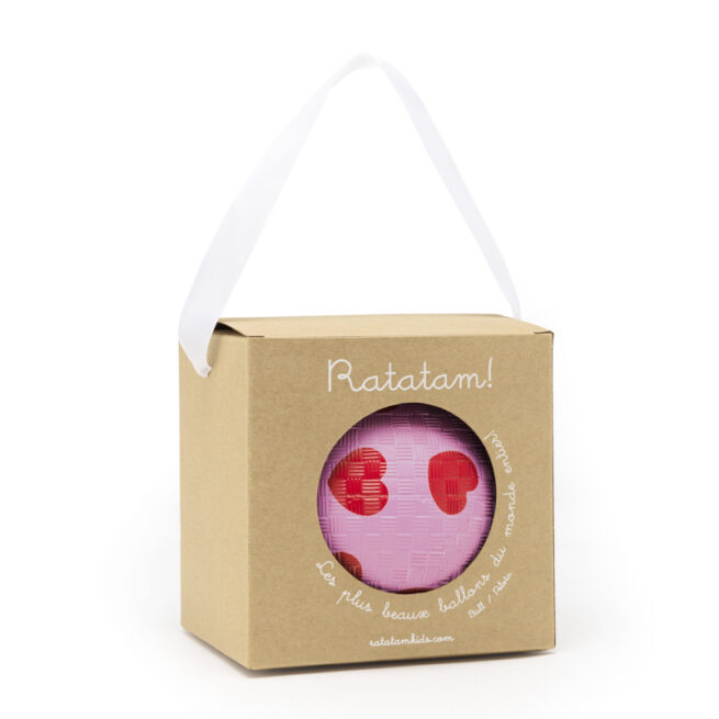 PETIT BALLON A MOTIFS COEURS ROUGES FOND ROSE ET SA BOITE KRAFT BLCOE002 RATATAM KIDS