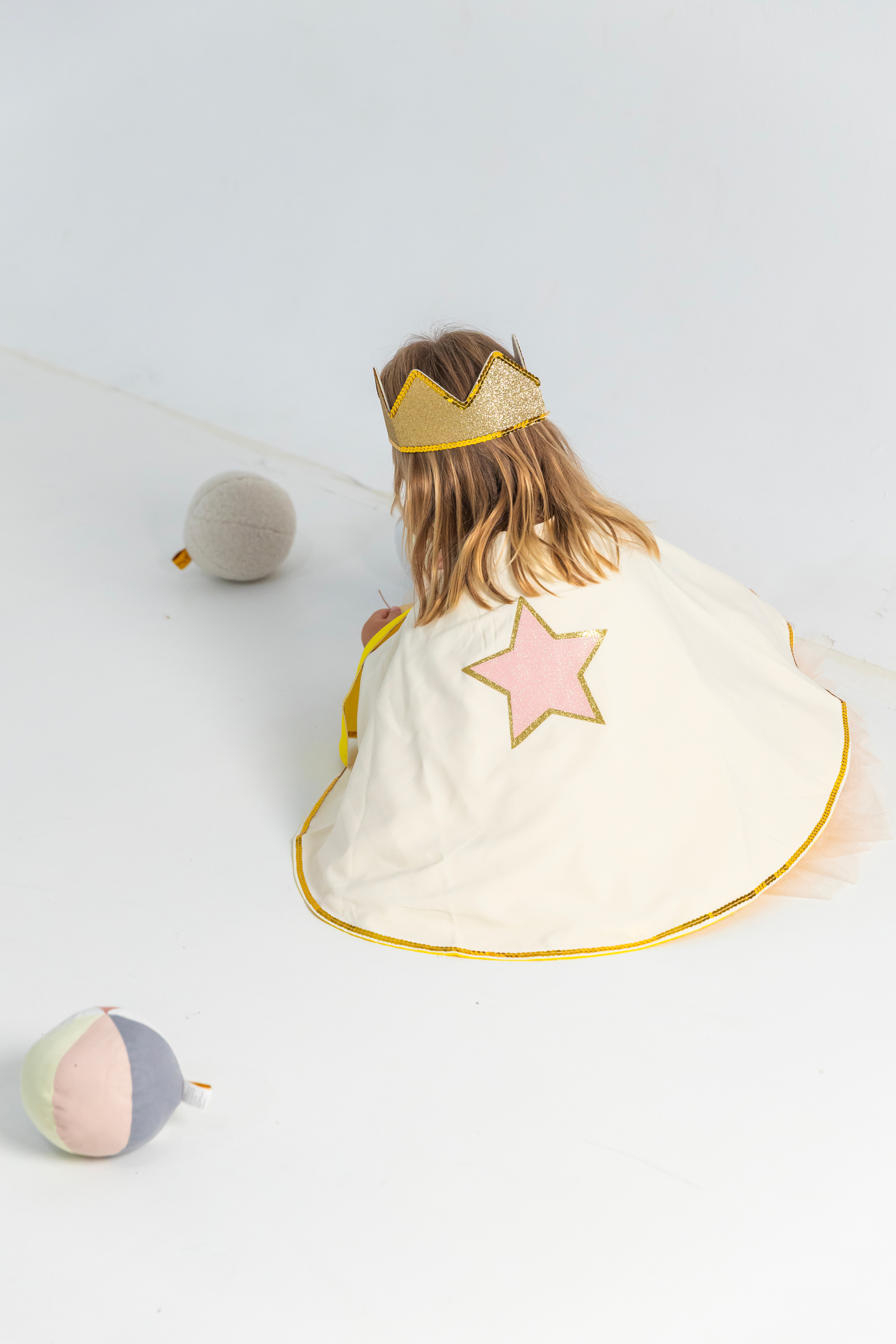 BABY SET CAPE COURONNE OR DEGUISEMENT ENFANT