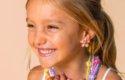 COLLIER ET BOUCLES D'OREULLES FLEURS BIJOUX ENFANTS MAMAN ADO RATATAM